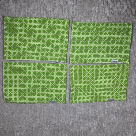 Waverly Table Runner and 8 Placemats Floral Pattern with Green Trim - Picture 11 of 16